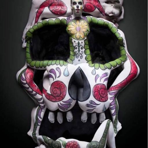 tatebriones's profile picture. Humana de dos perritas. Amante de las auroras boreales, familia amigos y familia familia. Odia la palta no-molida, pero por sobre todo la estrechez de corazón.