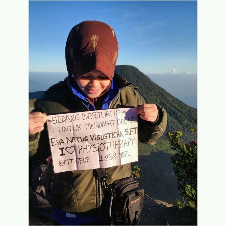 evanetus21's profile picture. Softball Player #21 | Wushu | Photography and i ♥ Cooking (ˆ▽ˆ) 210895 | XII IPA 1 @ANJASSERAYU | #SMAN5Tng | Physiotheraphy 2013 #UnivEsaUnggul |♥ @sulistio_tp