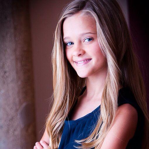 Lizzy Greene was born May 1, 2003, she played the role of Dawn harper in Nicky Ricky Dicky & Dawn.
I'm a big fan of Lizzy and I love her very much.