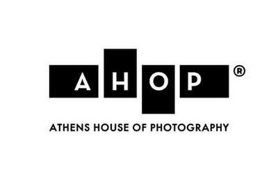 Art dealer and estimator dedicated exclusively to photography