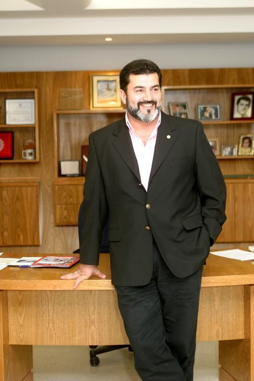 Politico y empresario paraguayo.