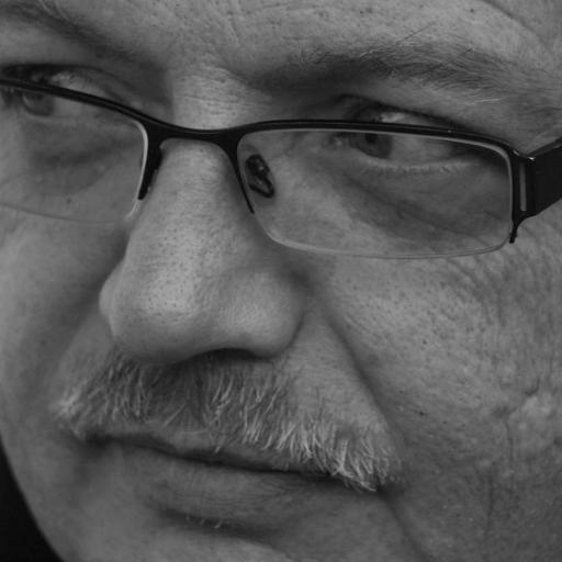 design_und_more's profile picture. +4915752533732