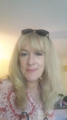 Young 60 just! love horses, dogs and love a little flutter! Art, Books, Food, Music and life in general.