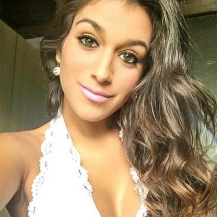 Official Fanclub @VickyBMolina
 » Mi madre me dio la vida, VICTORIA BETANCOURT le dio sentido♡  Follow her on instagram as:@vickybmolina