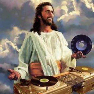 Criado e moderado pela figura de Jesus Light, PORRA DJ! Desde 2010 causando na cena.
Acesse: http://t.co/DiGOxRZGlS