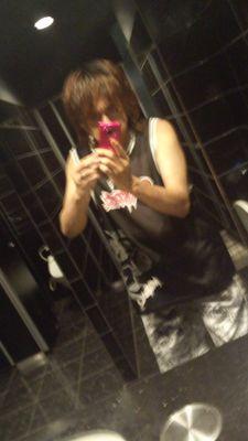 pickでhidehydeでやっています。フェイスブックも