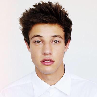 you just got a free follow! follow @fuzzycameron and turn on notifs to get 11/12 giveaways & much more!