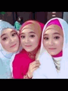 I Love Alloh SWT, Rasulullah, islam, my family, my teacher, my friends. @lesti_jenong_da @da2_ega @da2_rizki @da2_ridho {2R} :*
