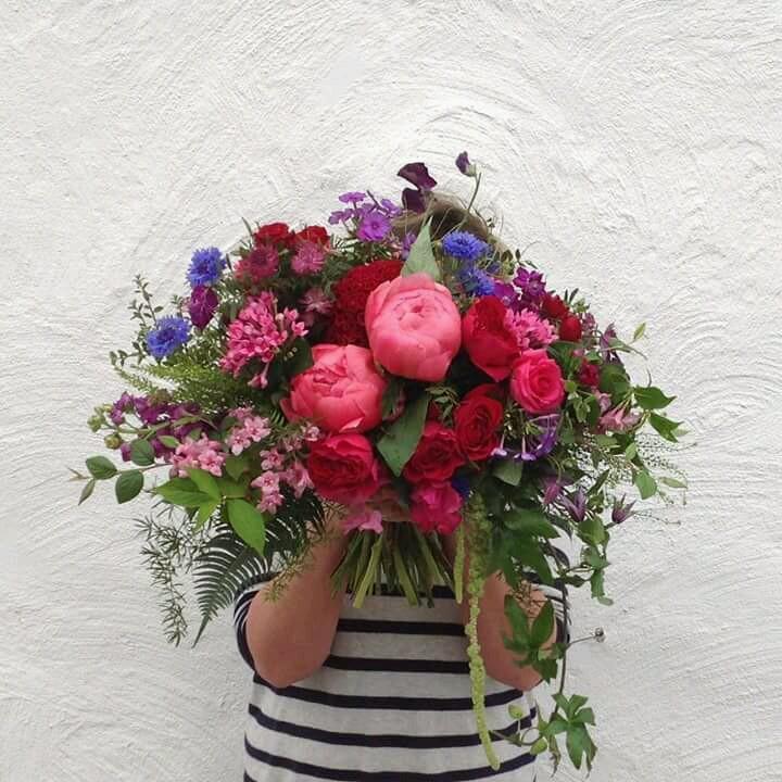 #notyourusualbunch award winning contemporary flower shop, for those that know the difference 👌🏻 Chapel Designer & @goodfloristguide member