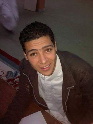 لـم يفهـمــوا مـا بدآخلــي . . فبـدؤا بالتــألـيـــف \\~ —