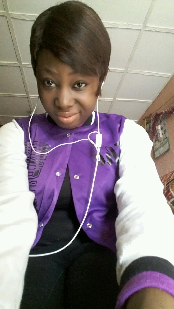 codegurl32's profile picture. Physiotherapy Major||#TeamMedilag||Christ follower||Luth