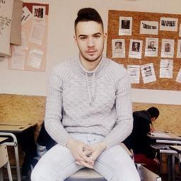 microlais24's profile picture. 