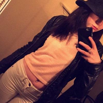 nadiahansen260's profile picture. 