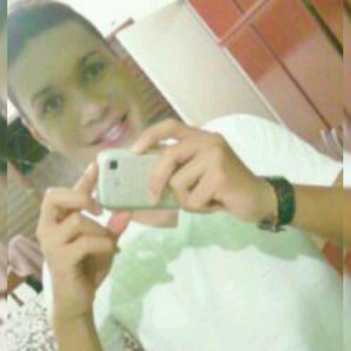 Deus transforma choro em sorriso , dor em força , fraqueza em fé sonho em realidade.
