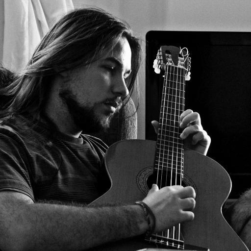 De quitapellejero-garreño a torrentí. Bandurrista-guitarrero. Historiador murciano. Ex-Indústria del metall valenciana. Pelacables. Professor d'històries.