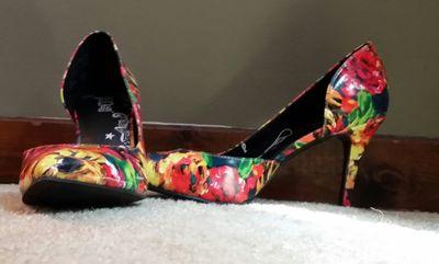 logle1217's profile picture. 