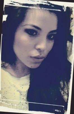 BenelEvelyn's profile picture. 