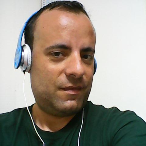 lucianopaone's profile picture. Cultore dell'informatica esperto  IT, quarantenne, lavora nel mondo informatico, viene da Reggio Calabria,  single.