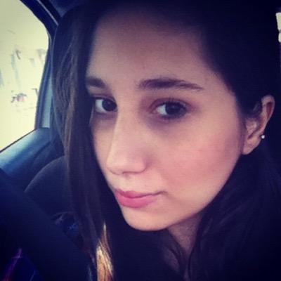 Hi my name is Simona i’m Italian and i I'm 30 years 💜
