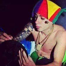 Sejam Bem Vindos ao Fã Clube do coringa mais temido do mundo Kauan Mariz de Oliveira , Principe do cabelo verde Since: 23.07.14