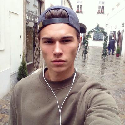 nutsrpgdnb's profile picture. un jour j'irai me noyer dans la fontaine de jouvence