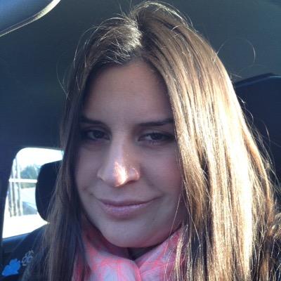 Psicóloga 👩💻 en tiempos de pandemia en HPM. Mi pasión la música 👩🎤 y manejar 🚙. Madre de un 👶 y una 🐶.