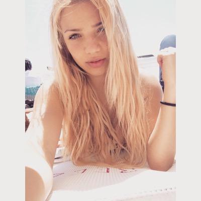 melaniabaiano2's profile picture. Twentyearsold, university student!
I come from Naples, Italy