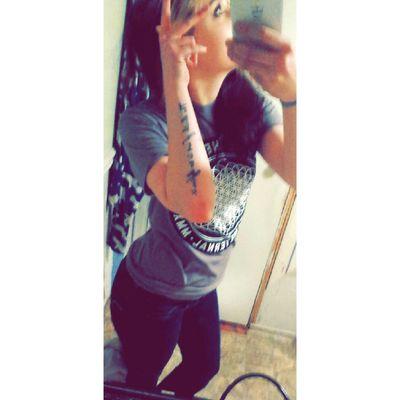 RainbowFayce's profile picture. Most these haters carry germs, So I'm cautious givin' daps.