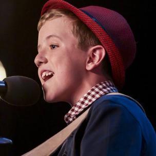 This Is An Acc All about The Amazin Singer , Henry Gallagher :)