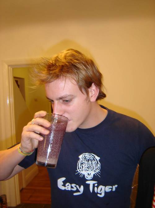 dave_grif's profile picture. Pro-EU, anti-Tory, socially liberal, do bits in grassroots football