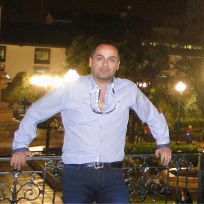 girardd's profile picture. Donde vas?? y que estas escuchando??...