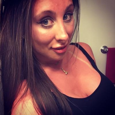 MissAshleyEsp's profile picture. NY ➡️ DC