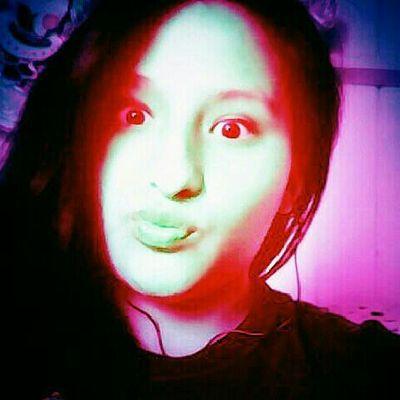 soy muy divertida y alocada pero soy muy buena gente con todos