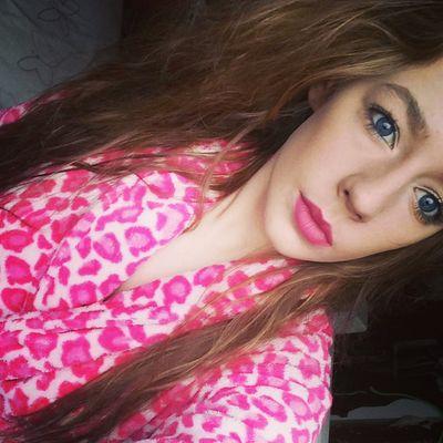 laurajstonee's profile picture. 