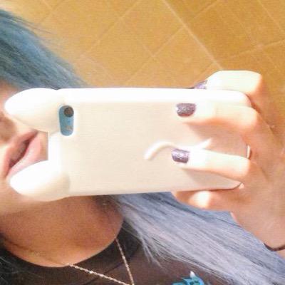 I am a cat iphone case. But im no ordinary car iphone case. I'm @AlexD0rame 's cat iphone case. @AlexD0rame is my mom.