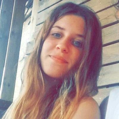 lina: toulousaine one direction ma vie et little mix gym,cheval une passion et venez vous abonnez ma best alisson mes mondeles: enjoyphoenix et horia