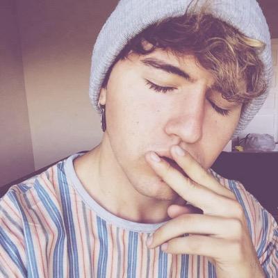 Follow @ohanakian bc she gave u a free follow!