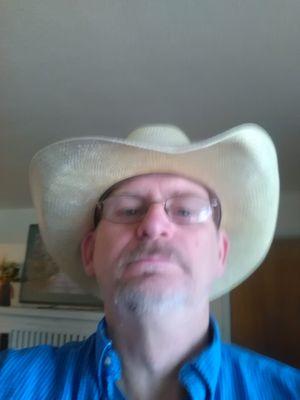 I like  college football Boise State 
I like hunting and fishing and boating and playing golf. I like
camping  and cycling.