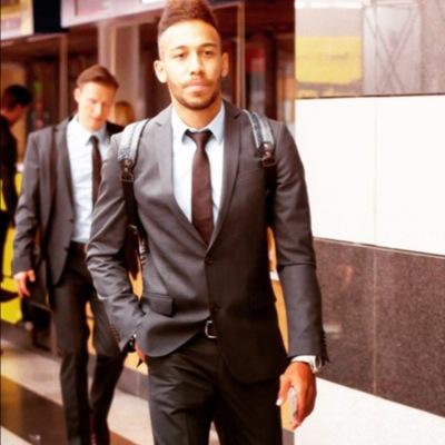 EmerickOfficiel's profile picture. Footballeur international gabonais.Il évolue actuellement au poste de milieu droit ou d'attaquant au BV 09 Borussia Dortmund.