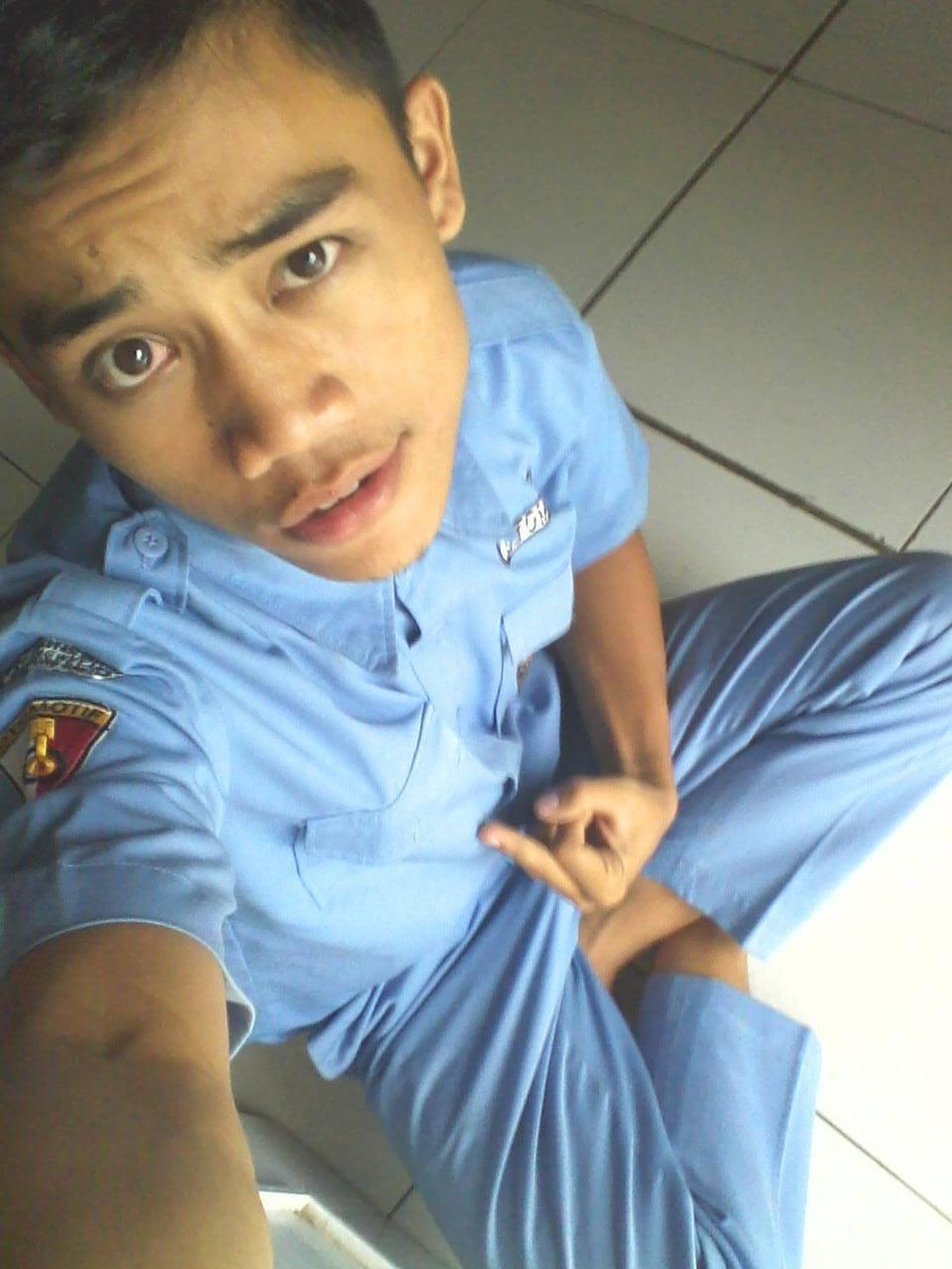 Fajar_Agung98's profile picture. kebahagiaan itu sulit tuk di capai
tapi kesulitan begitu mudahnya ¤¤¤¤¤¤ © ¦ http://t.co/e5vSDvzCqc  :)