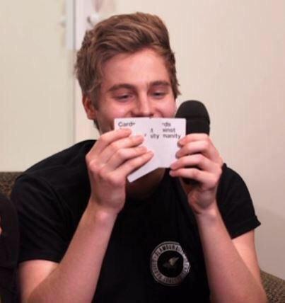 HXMMOBXE's profile picture. FREE FOLLOW FROM @5secs0fsykes :-) GO RT THE LINK IN BIO PLEASE☁✨