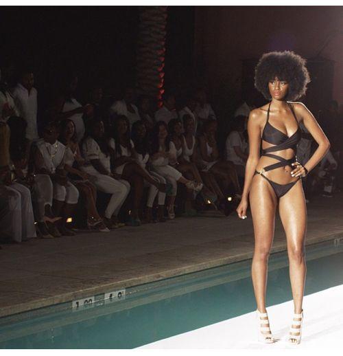 murchkova1974's profile picture. jugâ€¢gle [verb] - To manipulate objects in an artful or artistic manner. I like to juggle.