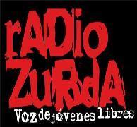 Radio Zurda es una producción del Equipo Mapache, un colectivo independiente y autogestionado conformado por jóvenes.
