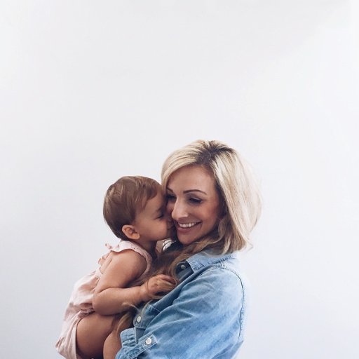 kristinelee8's profile picture. mama. wife. runner. smoothie lover. {finding a beautiful balance in motherhood}