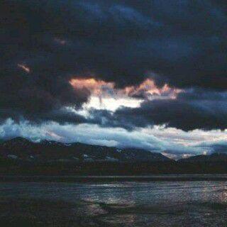 askHail12's profile picture. 