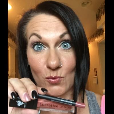 I'm a wife, a mom, a marathoner, and a business owner! I sell Magic Mascara!!