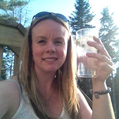 vickywhite3's profile picture. 