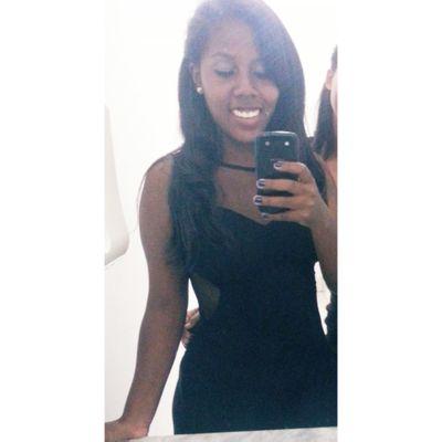 silviaaraujo803's profile picture. snap: silvinhaifran
 insta: @silvinhaifran