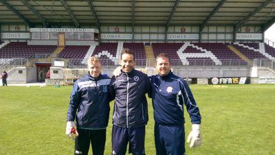 UEFA B licence coach. Used to try stop footballs going behind me, miss it but thats life. Goalkeeping coach with the FAI #lovegoalkeeping