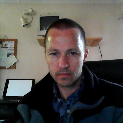 leenfish's profile picture. 